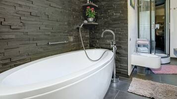 Ferienhaus | Badezimmer | Badewanne