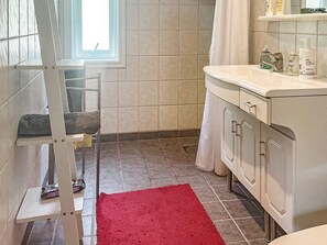 Bathroom - 6 Person Holiday Home in Savsjo (Savsjo)