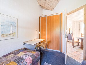 Bathroom - 8 Person Holiday Home in Blavand (Blavand)