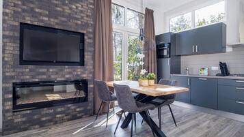 Bungalow | Dining