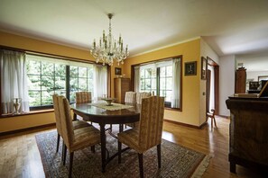 House | Dining