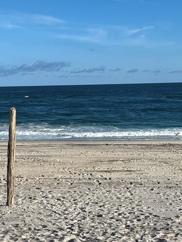Cozy Hampton Bays Retreat — Just 9 Minutes to Ponquogue Beach
