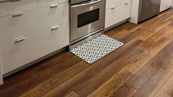 Fridge, oven, stovetop, highchair