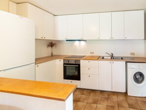 House | Private kitchen - Charming Holiday Home in Clavier With Garden (Clavier)
