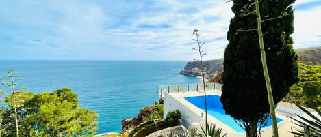 Apartment | Pool | Outdoor pool