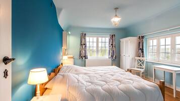 Villa | 3 bedrooms, individually furnished, iron/ironing board