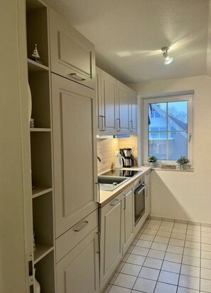 Apartment | Private kitchen - Fehmarn Room With Lake View (Fehmarn)