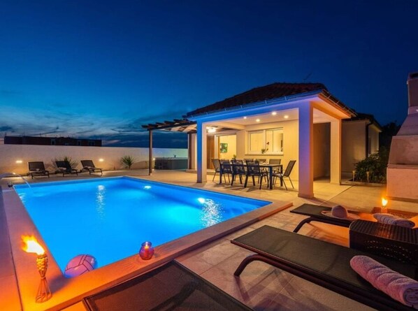 Outdoor pool - Villa Sabun Luxury Villa With Poo, Jacuzzi (Privlaka)