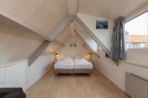 1 habitación, muebles diferentes y ropa de cama 