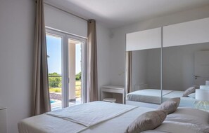 Villa | 4 Schlafzimmer, individuell eingerichtet, Bügeleisen/Bügelbrett