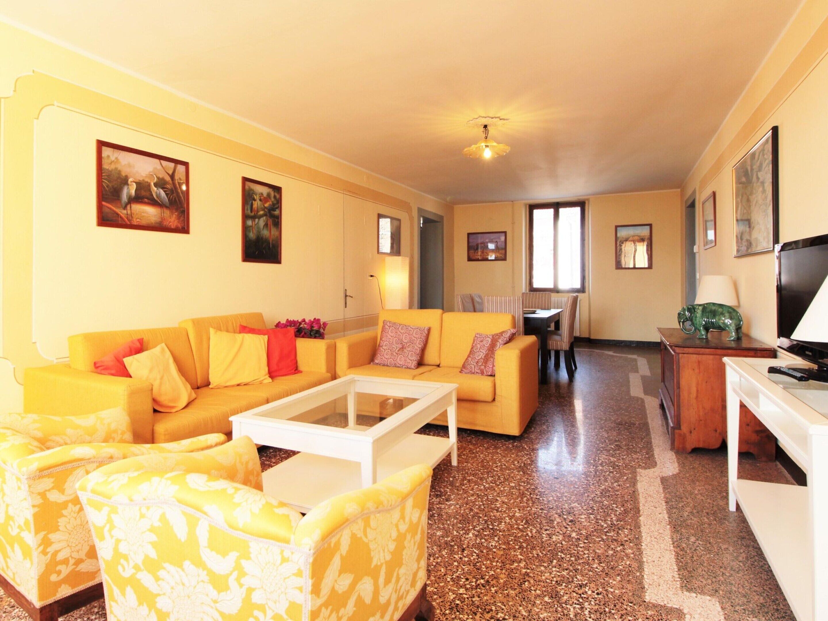 Apartment | Living area