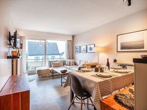 Apartment | Dining - Apartment in Koksijde Near the Sea (Koksijde)