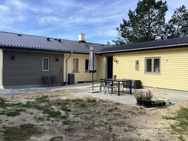 House | Outdoor dining