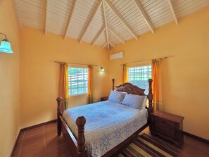 3 bedrooms, desk, iron/ironing board, free WiFi