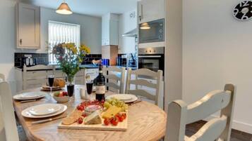 Apartemen | Dapur pribadi | Ketel listrik dan pemanggang roti