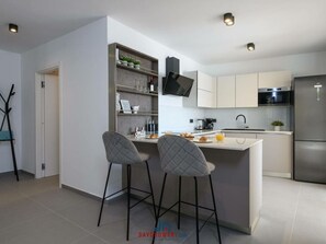 Villa | Private kitchen | Oven, electric kettle, toaster - Grande Comfortable Holiday Residence (Svetvincenat)