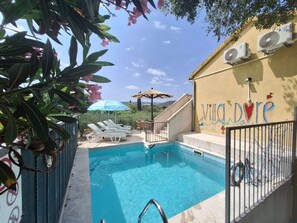 House | Pool