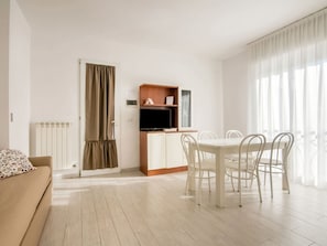 Apartment | Dining