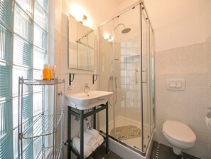 Bathroom - Apartments & Room Vesna - Superior Studio Apartment With Terrace and Sea View (Brela)