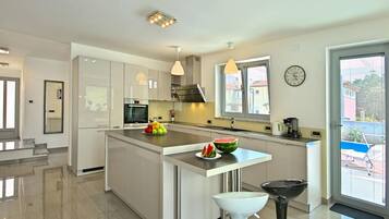 Apartment | Eigene Küche | Ofen, Hochstuhl