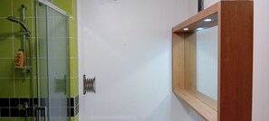 Handtücher, Seife, Toilettenpapier