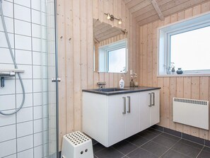 Bathroom - 4 Star Holiday Home in Hemmet (Hemmet)