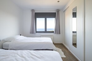 Villa | 4 bedrooms, iron/ironing board, bed sheets - Beautiful House With Incredible sea Views (Castell-Platja d'Aro)