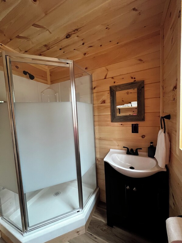 Shower, hair dryer, towels, soap - Recreational Cozy Cabin Rentals  (Sangerville)