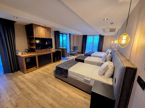 Family Room | Premium bedding, in-room safe, individually decorated, desk - Ayatoure Hotel  (Bulancak)