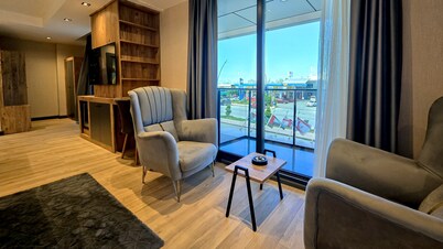Ayatoure Hotel 