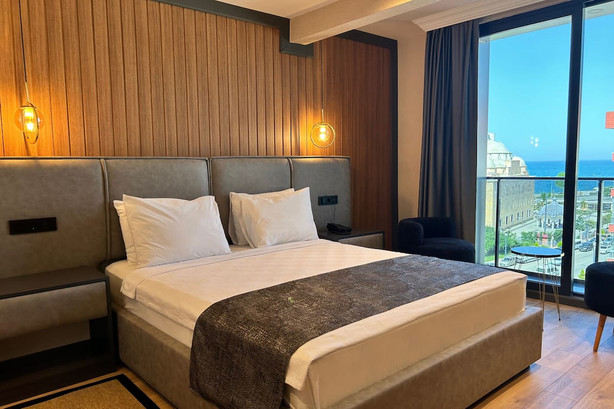 Comfort-Zimmer, eingeschränkter Meerblick | Hochwertige Bettwaren, Zimmersafe, Schreibtisch, Bügeleisen/Bügelbrett