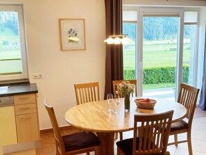 Apartment | Dining - Holiday Apartment in Pinzgau (Mittersill)
