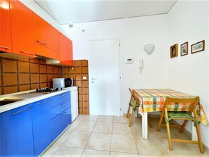 Apartment | Private kitchen - Holiday Home Near Spiaggia Tartaruga (Caorle)