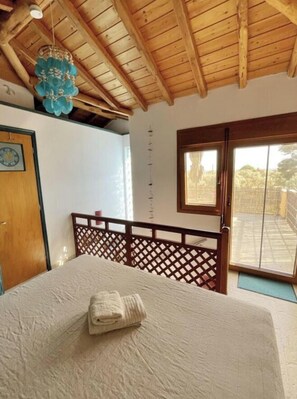 Maison | 2 chambres, ameublement personnalisé, fer et planche à repasser