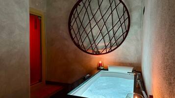 House | Bilik Mandi | Pancuran mandi