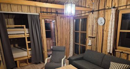 Gemütliches und liebevoll gestaltetes Holzhaus mit großem Grundstück