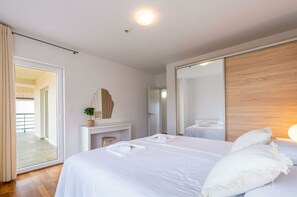 4 chambres, fer et planche à repasser