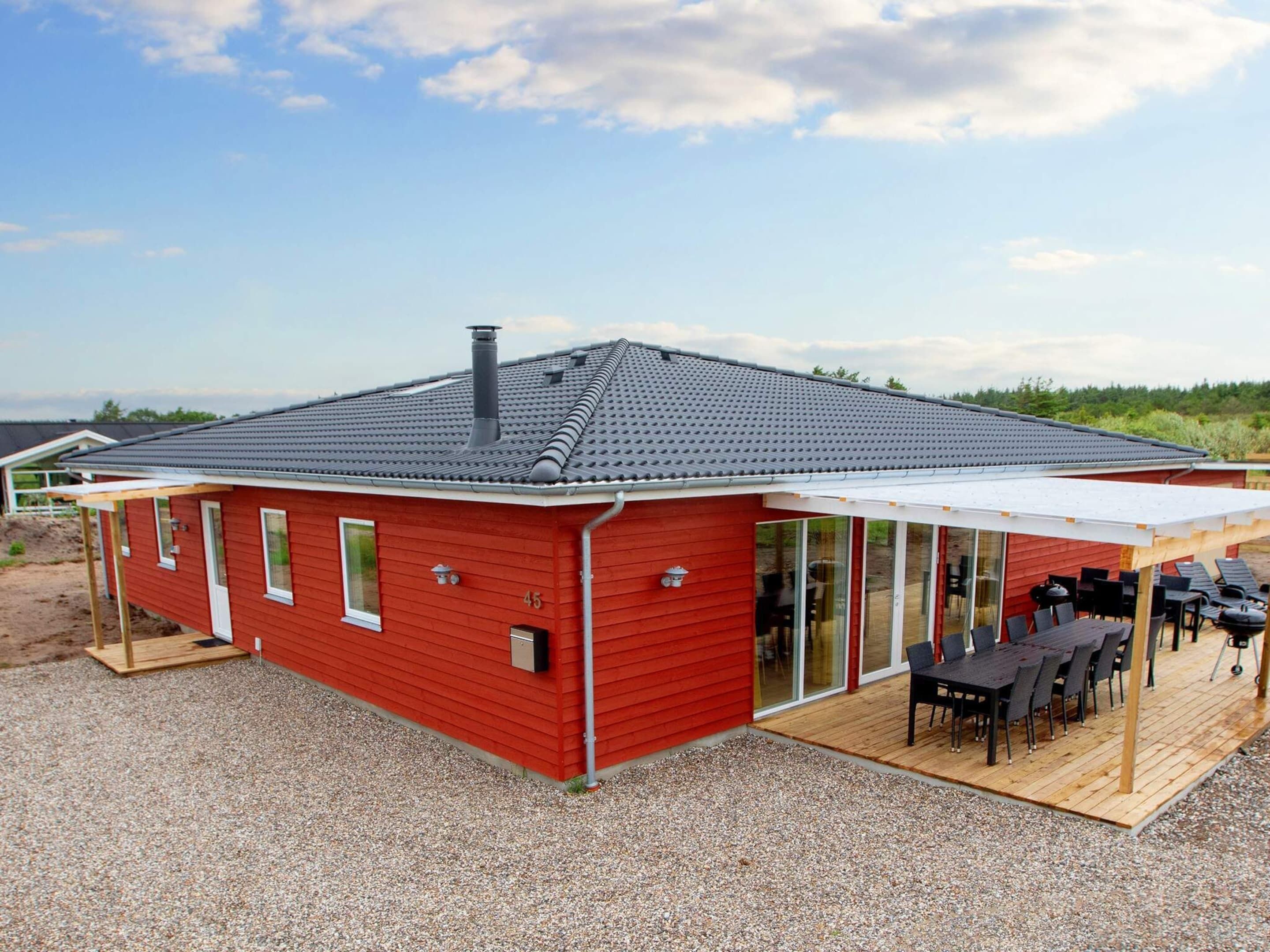 المنشأة من الخارج