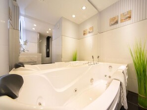 Apartment | Badezimmer | Handtücher