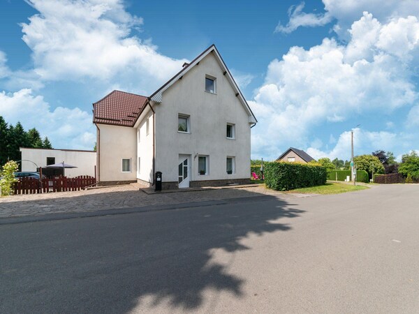 Family Villa Near Lake - Bütgenbach
