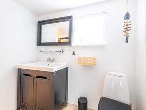 Bathroom - 4 Person Holiday Home in Vejers Strand (Vejers Strand)