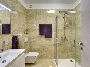 Apartamento | Baño | Secador de pelo y toallas