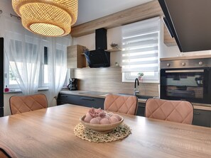 Dining - Apartment in Croatia Near the Adriatic Coast (Medulin)