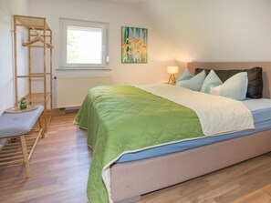 House | 6 bedrooms, individually furnished, iron/ironing board - Sonnengarten Comfortable Holiday Residence (Allersberg)
