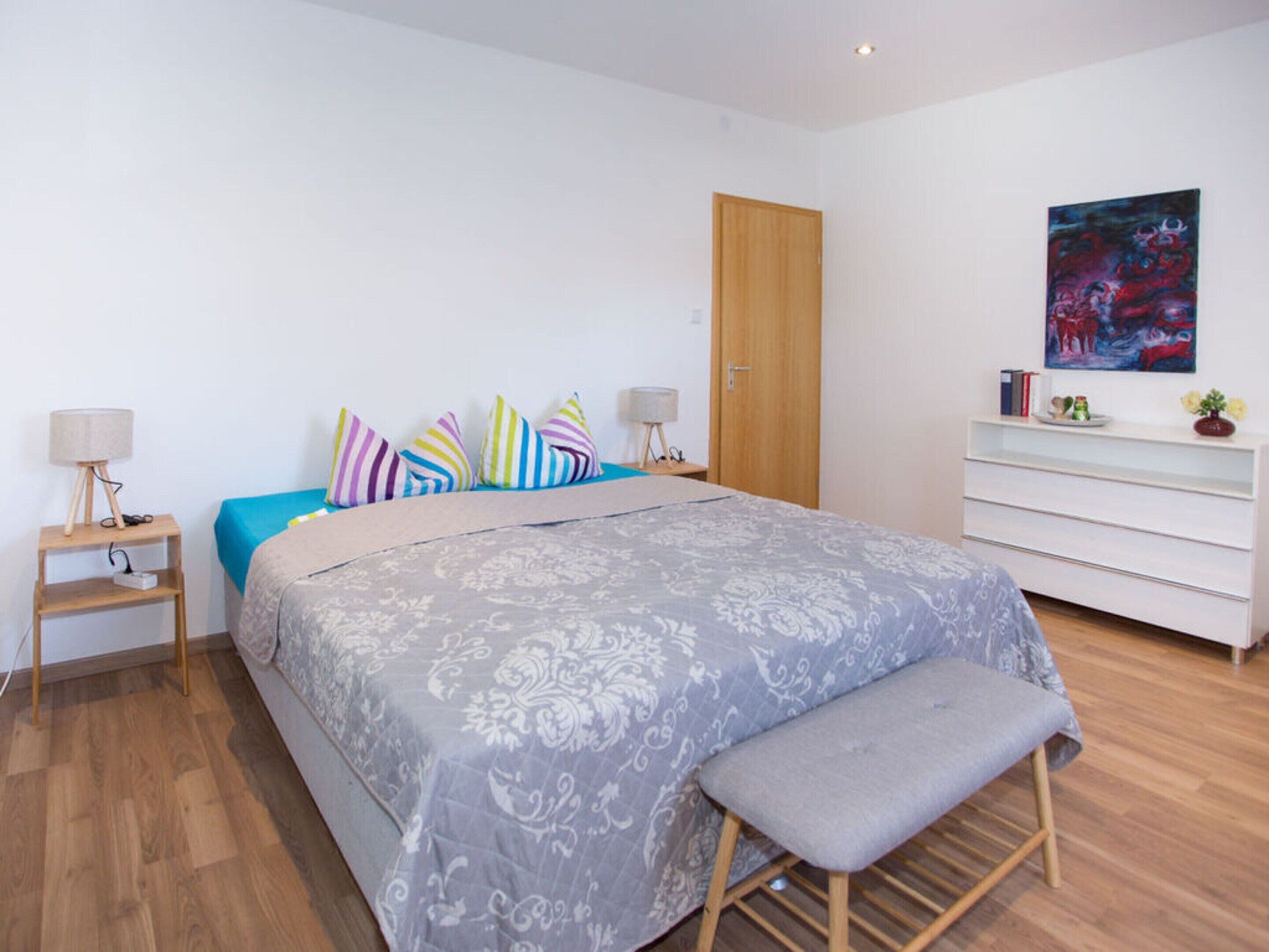 Rumah | 6 kamar tidur dan dilengkapi dengan perabotan berbeda-beda