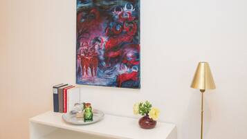 House | 6 bedrooms, individually furnished, iron/ironing board
