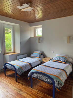 4 Schlafzimmer, Bügeleisen/Bügelbrett, WLAN, Bettwäsche