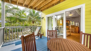 Standard Condo, 1 Bedroom, Garden View | Teres/patio