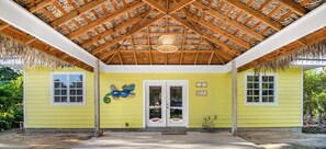 Reception - Pineapple Fields Boutique Condo Hotel (Governor's Harbour)