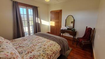 4 chambres, bureau, fer et planche Ă repasser, Wi-Fi